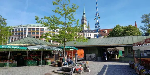 Viktualienmarkt at Dawn — Munich's Famous Food Market Before the Crowds Arrive