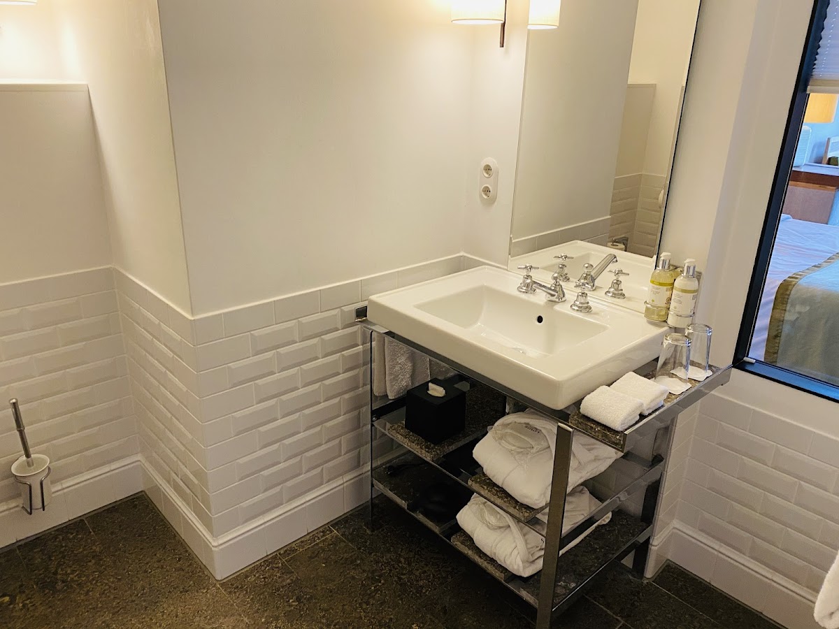 Louis Hotel — photo 2