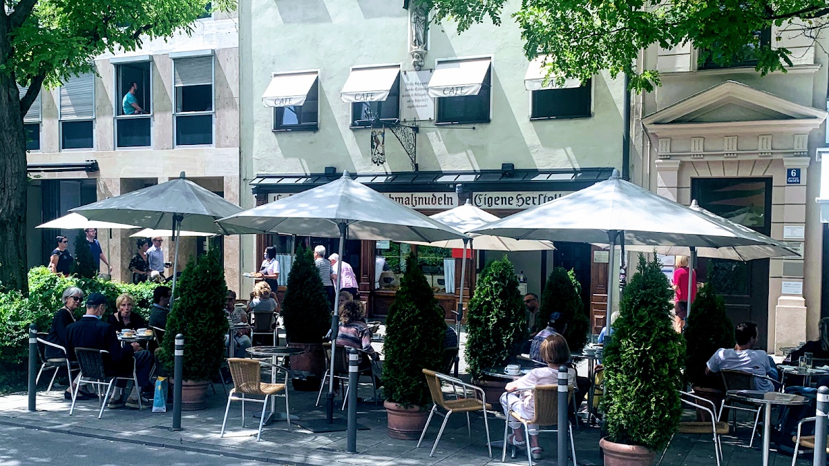 Schmalznudel - Cafe Frischhut, Munich