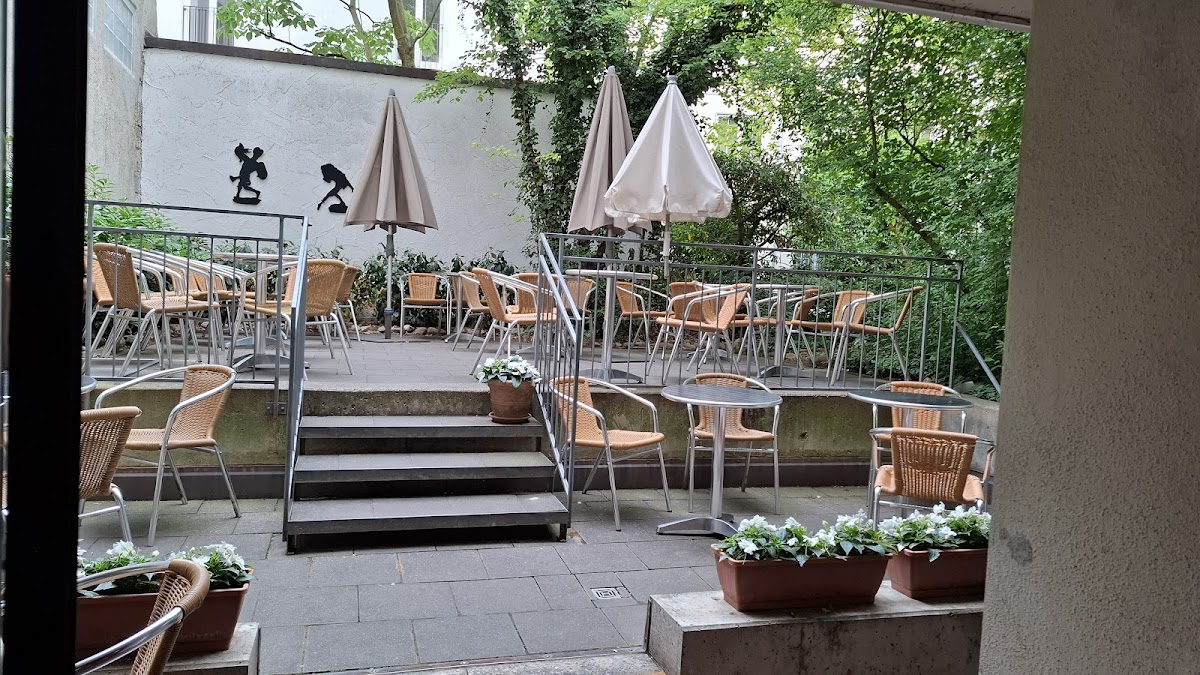 Schmalznudel - Cafe Frischhut — photo 2
