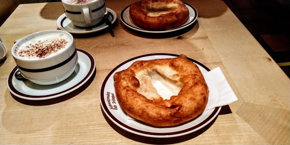 Schmalznudel - Cafe Frischhut — photo 3