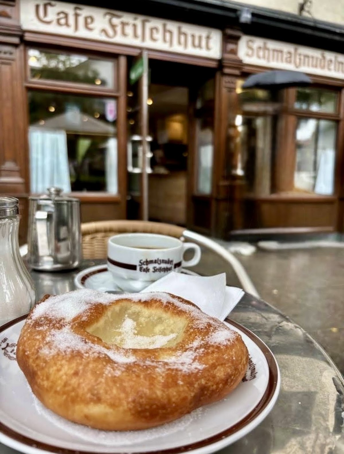 Schmalznudel - Cafe Frischhut — photo 5