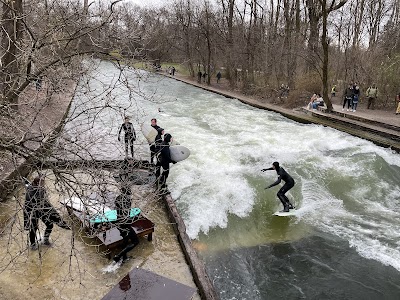 Surfing the Eisbachwelle
