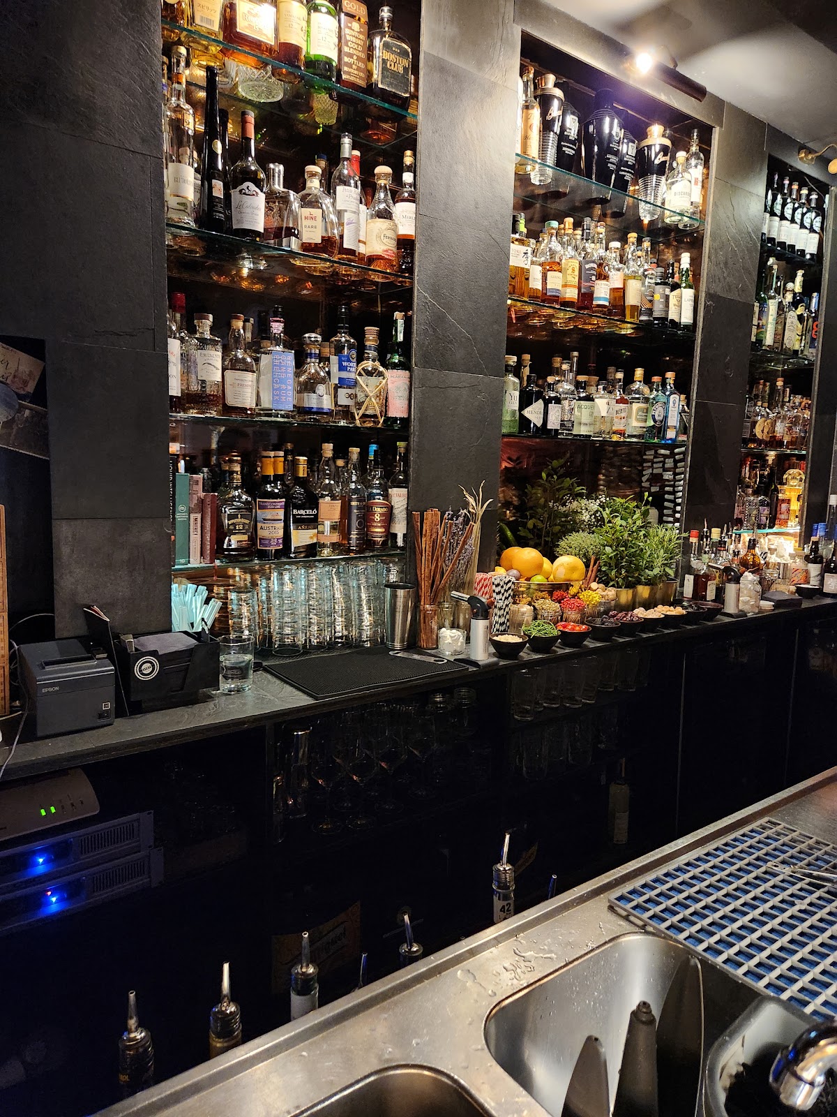 Zephyr Bar — photo 2