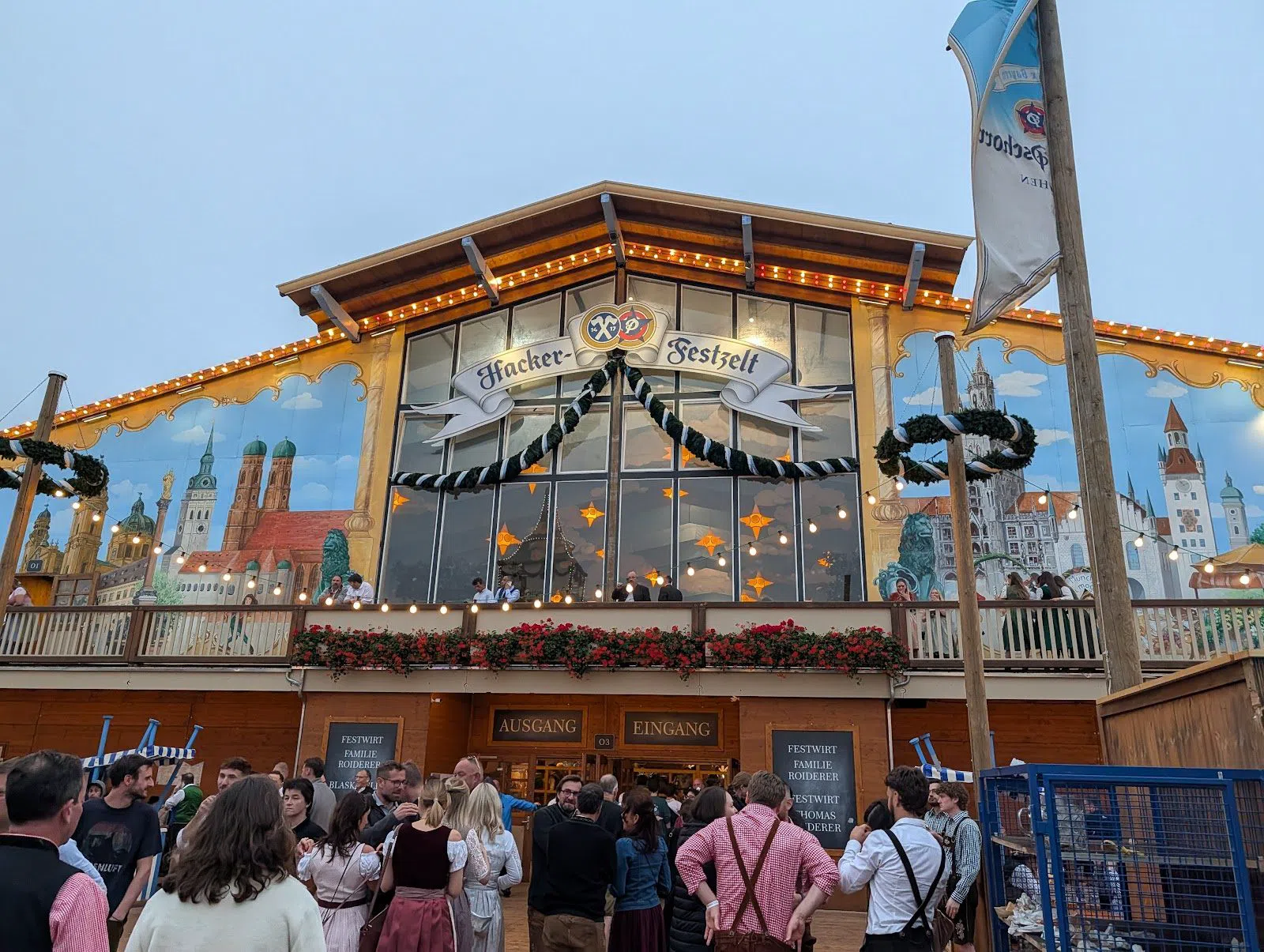 Hacker-Festzelt, Munich